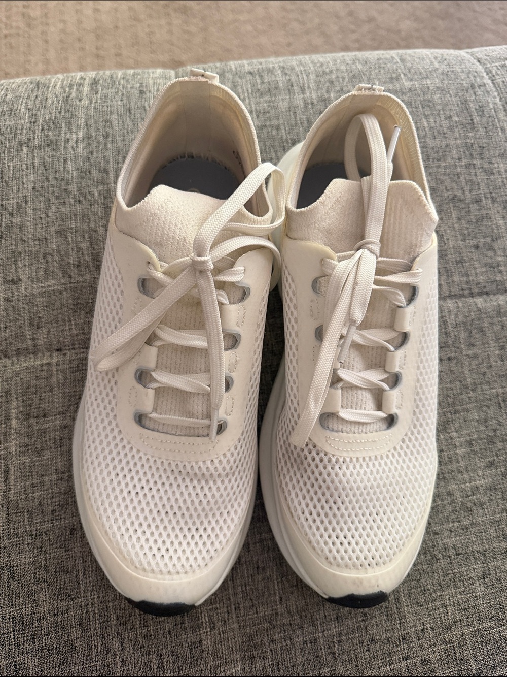 Women's Breathable Athletic Sneakers - white
